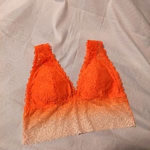 Cute Aerie orange/cream bralette🍂